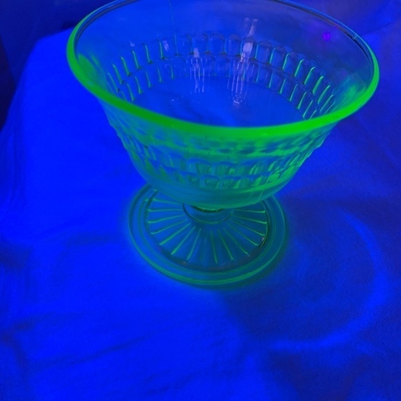 Vintage Hocking Uranium Green Glass Sherbert Glass - Picture 6 of 6